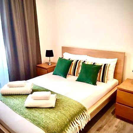 2 Bedroom Serviced Apartment London Exteriör bild